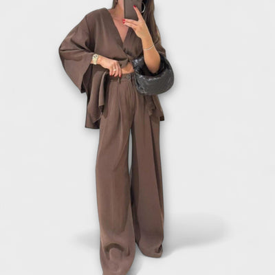 Jacqueline ™ ｜ Ležérny top s V-výstrihom a nohavicový set